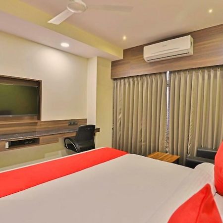Genx Surat By 1589 Hotels Palsana  Exterior photo